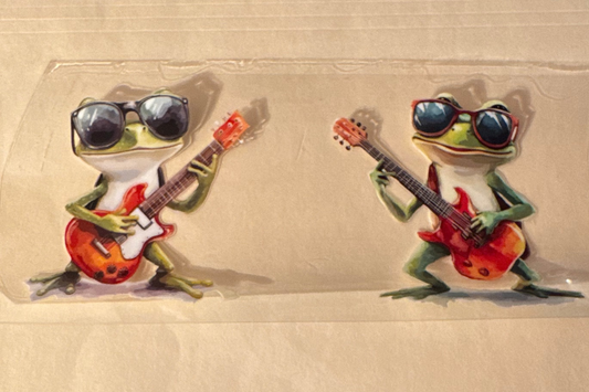 Frogs with guitars cup wrap